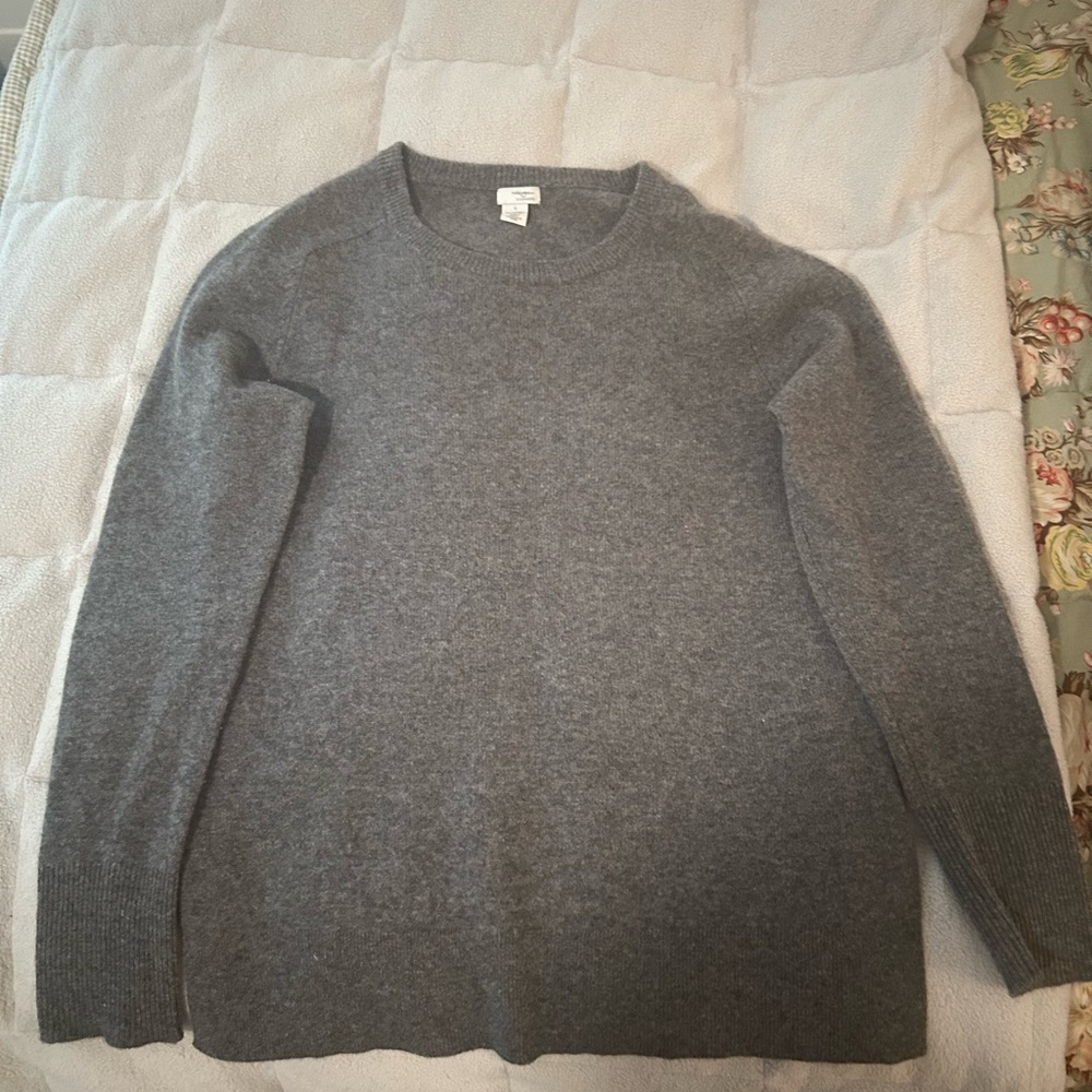 Halogen Gray Cashmere Sweater size smalll